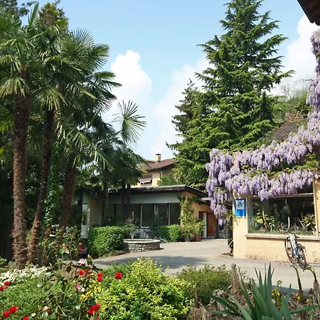 Hostel Savosa Youth *