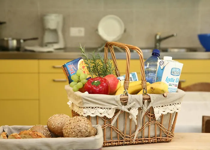 Savosa Youth Hostel *